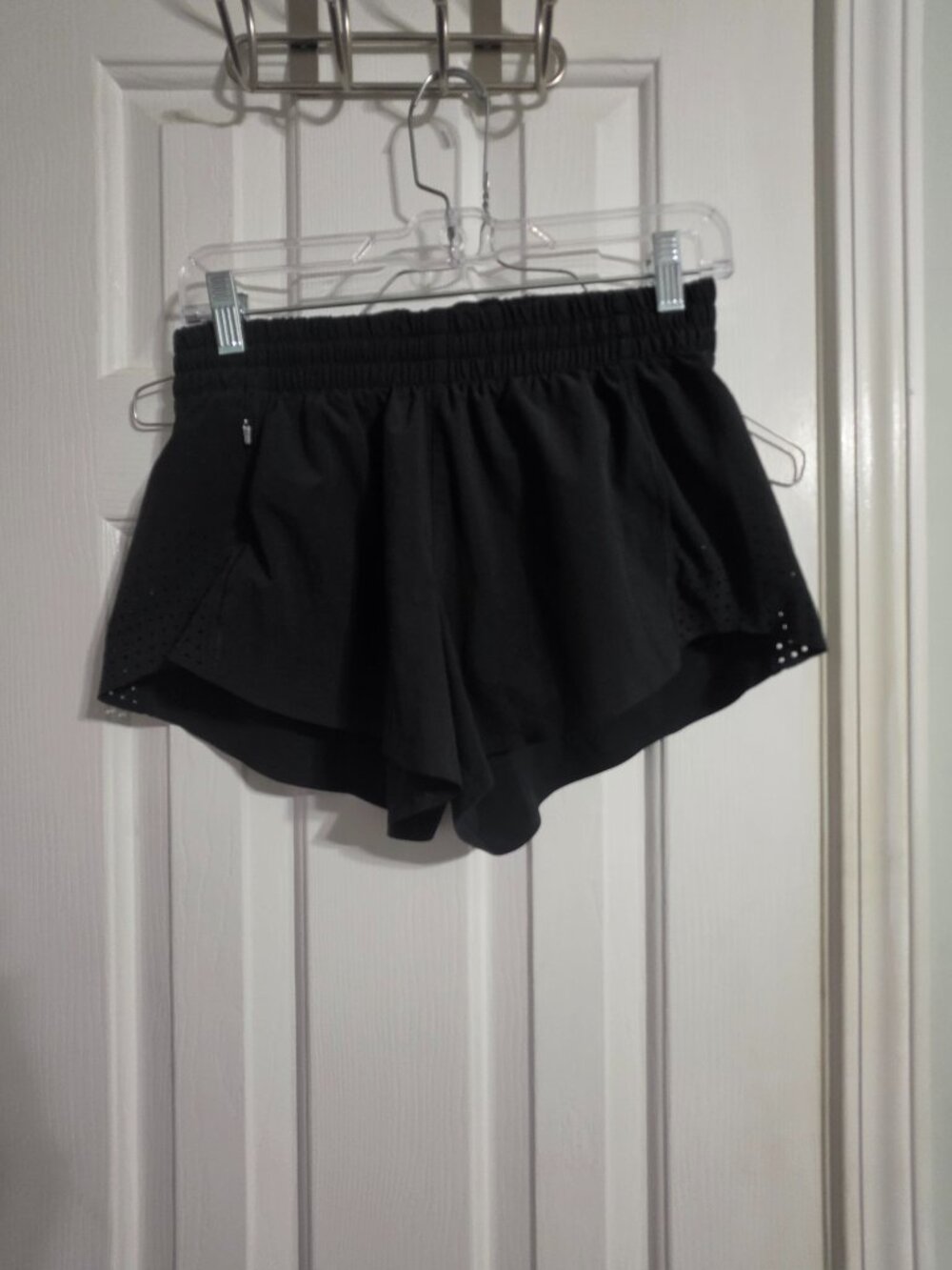 Athleta Hustle 3 inch short